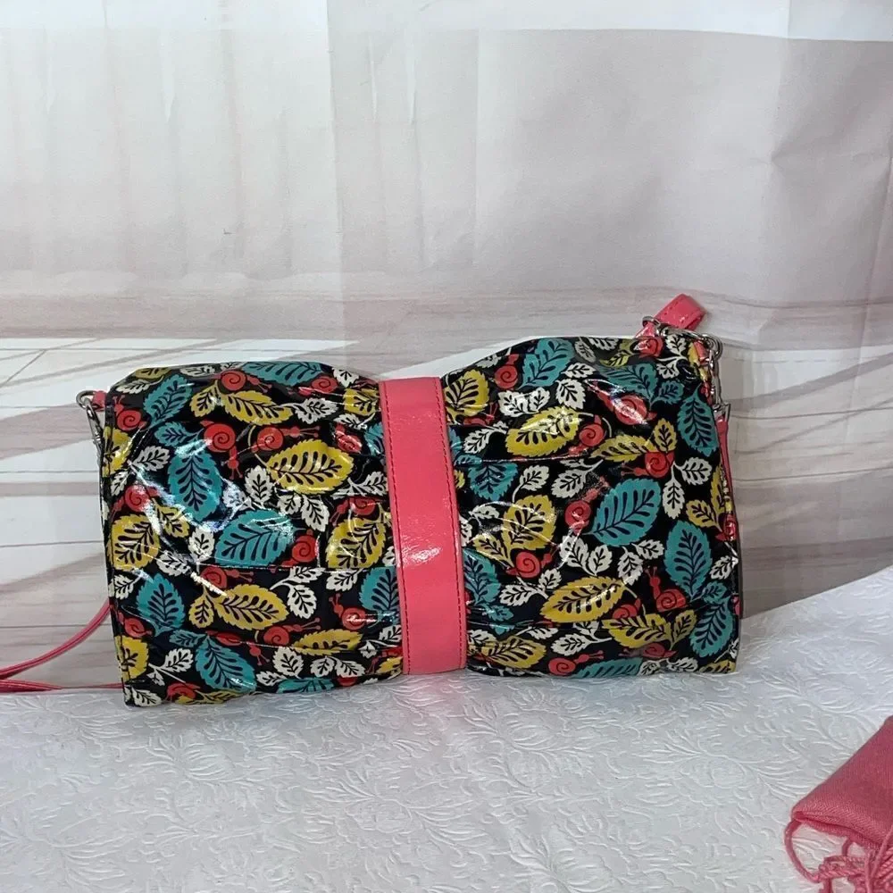 Vera Bradley renowned excellent